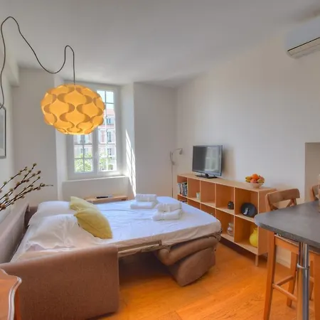 61 Place Nationale * Antibes